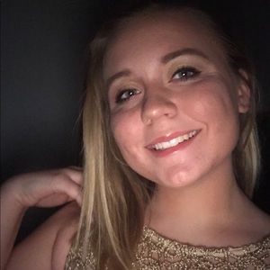 Meet your Posher, Kendra